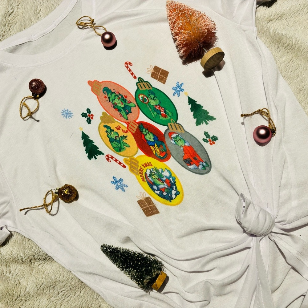 Grinch Vibes Christmas top !